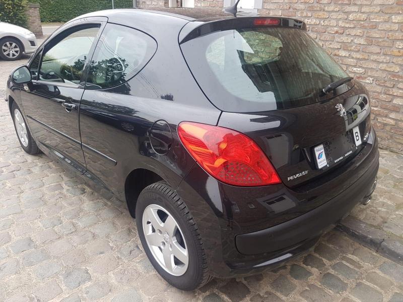 Peugeot 7 Premium Pack 1 4 I 16v Vvt 95 3p Km